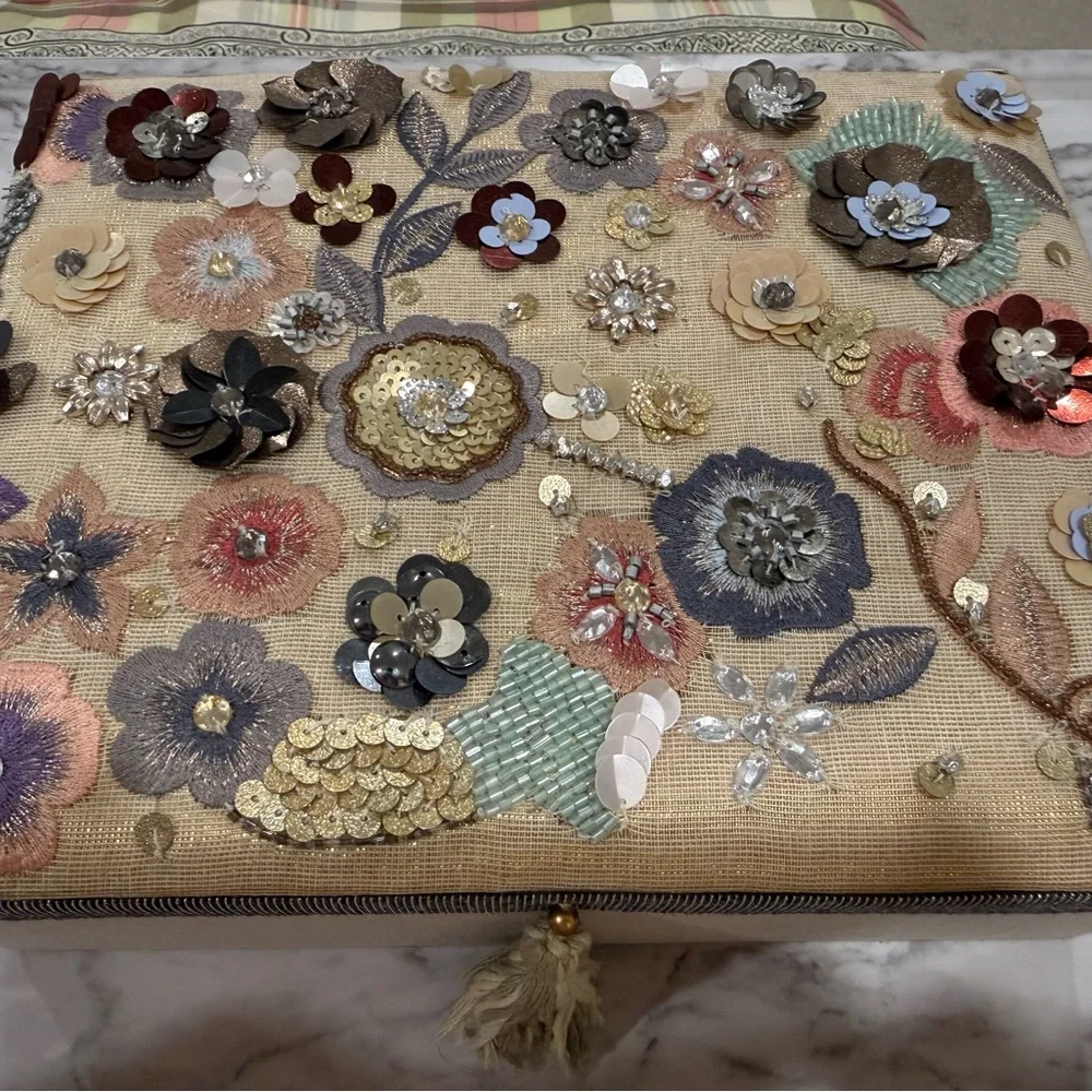Floral Embellished with embroidery and sequins jewelry organizer